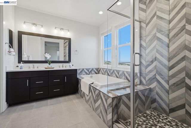 17 Ben Nevis Pl, Hayward, CA 94542