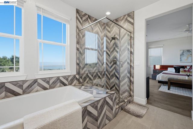 17 Ben Nevis Pl, Hayward, CA 94542