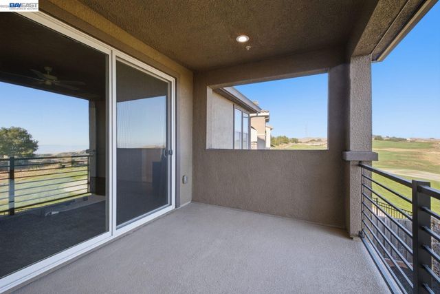 17 Ben Nevis Pl, Hayward, CA 94542