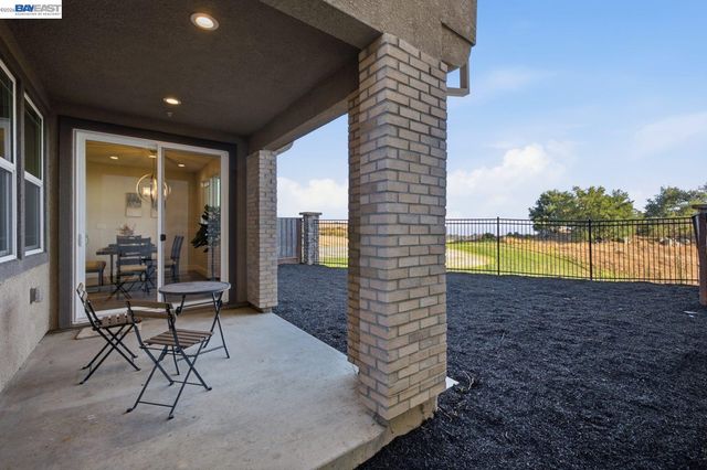17 Ben Nevis Pl, Hayward, CA 94542