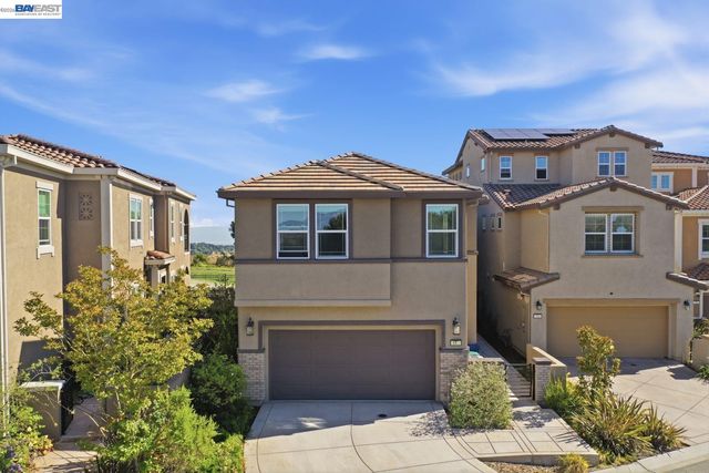 17 Ben Nevis Pl, Hayward, CA 94542