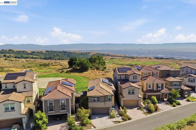 17 Ben Nevis Pl, Hayward, CA 94542