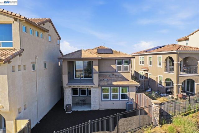 17 Ben Nevis Pl, Hayward, CA 94542