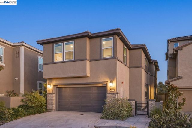 17 Ben Nevis Pl, Hayward, CA 94542