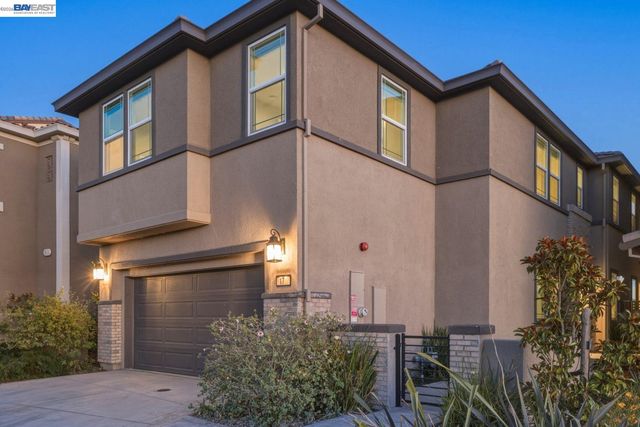 17 Ben Nevis Pl, Hayward, CA 94542