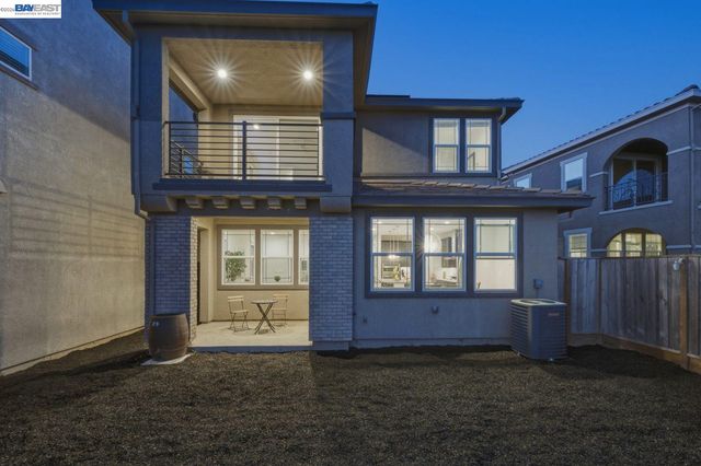 17 Ben Nevis Pl, Hayward, CA 94542