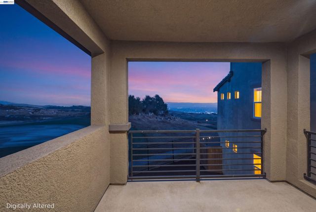 17 Ben Nevis Pl, Hayward, CA 94542