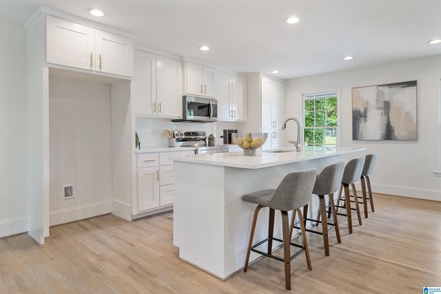 1049 SHADES AVENUE, Hoover, AL 35226
