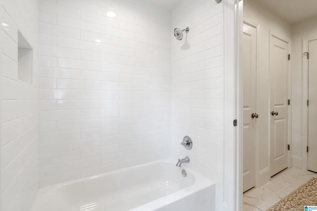 1049 SHADES AVENUE, Hoover, AL 35226