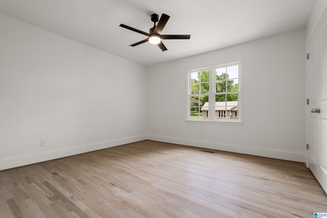 1049 SHADES AVENUE, Hoover, AL 35226