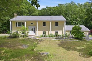 3 Ridgewood Drive, Kingston, NH 03848
