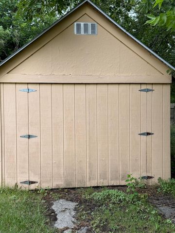 704 Engelman Street, City Of Manistee, MI 49660