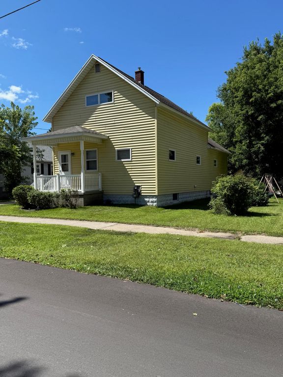 704 Engelman Street, City Of Manistee, MI 49660