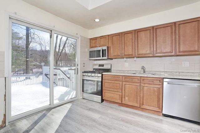 30 Bridle Road, Spring Valley, NY 10977