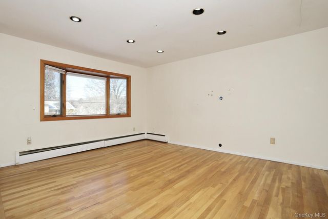 30 Bridle Road, Spring Valley, NY 10977