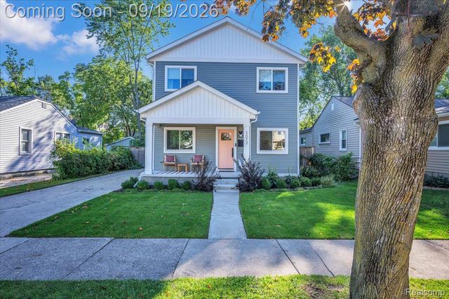 3072 Robina Avenue, Berkley, MI 48072