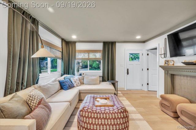 3072 Robina Avenue, Berkley, MI 48072
