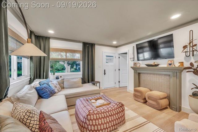 3072 Robina Avenue, Berkley, MI 48072