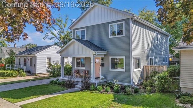 3072 Robina Avenue, Berkley, MI 48072