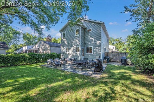 3072 Robina Avenue, Berkley, MI 48072