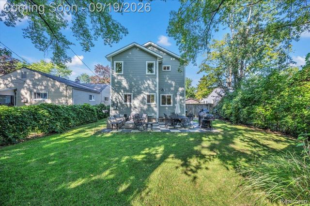 3072 Robina Avenue, Berkley, MI 48072
