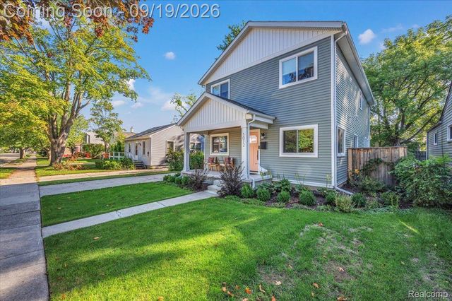 3072 Robina Avenue, Berkley, MI 48072