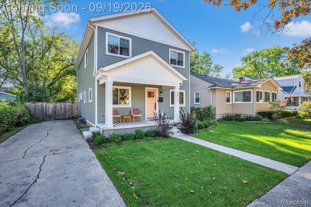 3072 Robina Avenue, Berkley, MI 48072