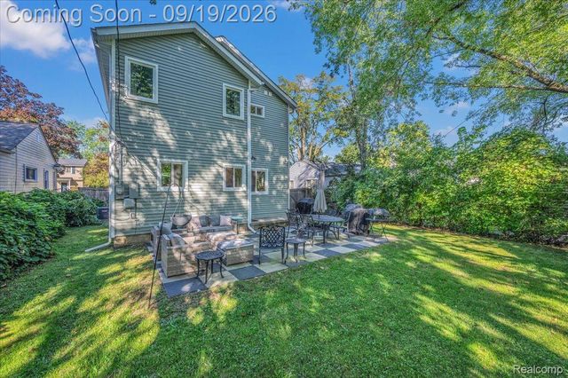3072 Robina Avenue, Berkley, MI 48072