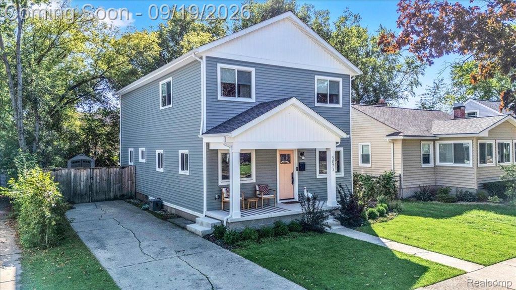 3072 Robina Avenue, Berkley, MI 48072