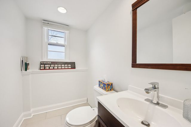 715 E Main Street, Barrington, IL 60010