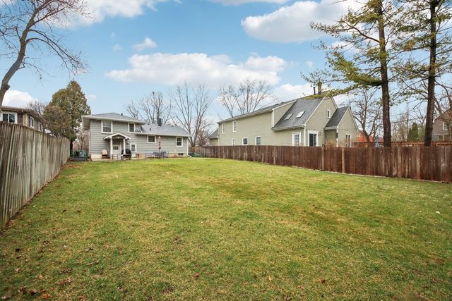 715 E Main Street, Barrington, IL 60010