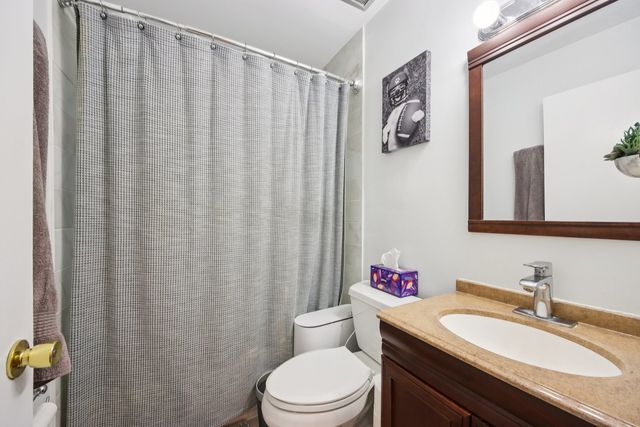 715 E Main Street, Barrington, IL 60010