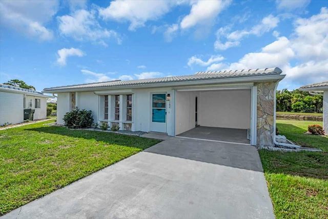 162 CIRCLEWOOD DRIVE C2-7, Venice, FL 34293
