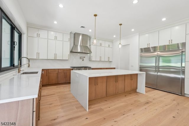 51 Herfort Rd, Wayne Twp., NJ 07470