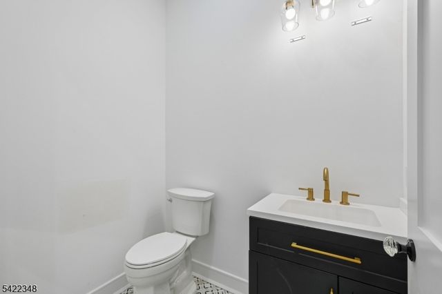 51 Herfort Rd, Wayne Twp., NJ 07470