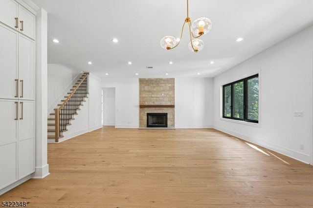 51 Herfort Rd, Wayne Twp., NJ 07470