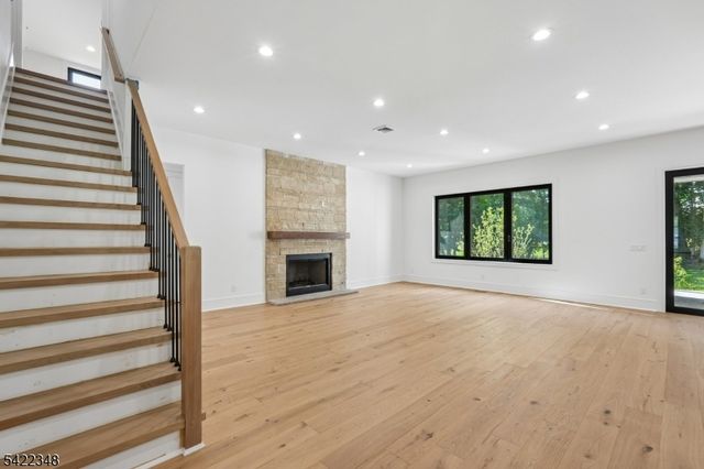 51 Herfort Rd, Wayne Twp., NJ 07470