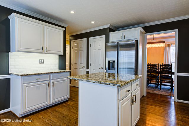 4604 Steep Ridge Ct, Louisville, KY 40299