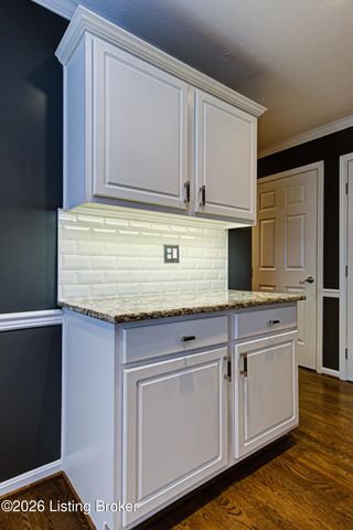 4604 Steep Ridge Ct, Louisville, KY 40299