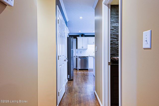 4604 Steep Ridge Ct, Louisville, KY 40299