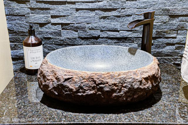 4604 Steep Ridge Ct, Louisville, KY 40299