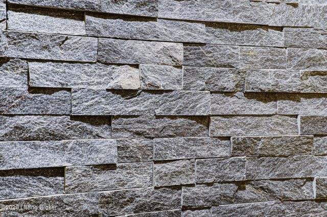 4604 Steep Ridge Ct, Louisville, KY 40299