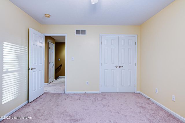 4604 Steep Ridge Ct, Louisville, KY 40299