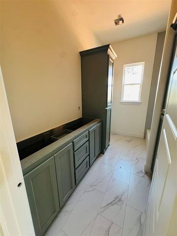 9301 Eliana Drive, Guthrie, OK 73044