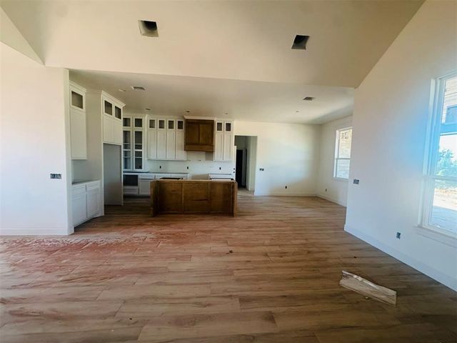 9301 Eliana Drive, Guthrie, OK 73044