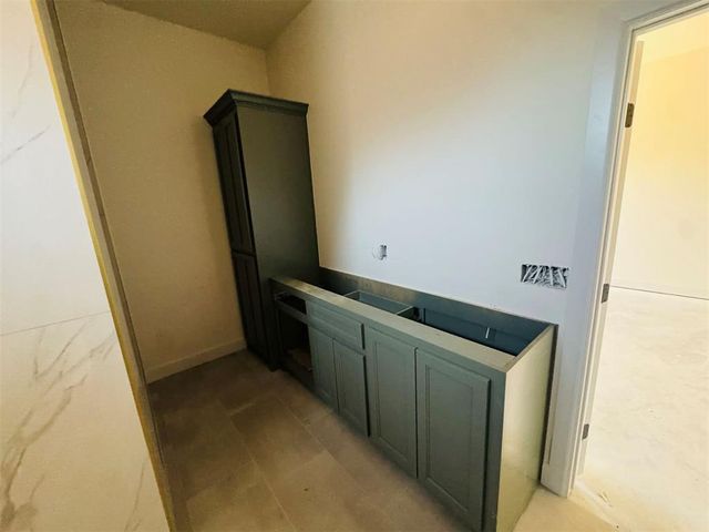 9301 Eliana Drive, Guthrie, OK 73044