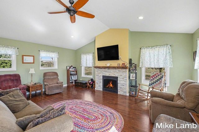 822 W 60th Street, Garfield Twp, MI 49337