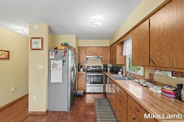 822 W 60th Street, Garfield Twp, MI 49337