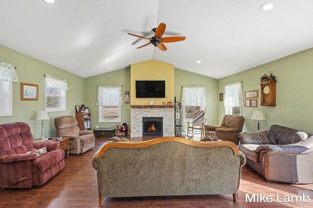 822 W 60th Street, Garfield Twp, MI 49337