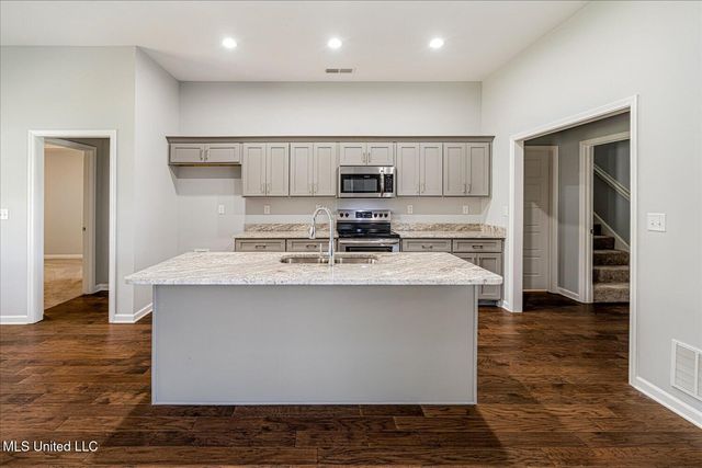 3814 E Dawnwood Circle, Southaven, MS 38672